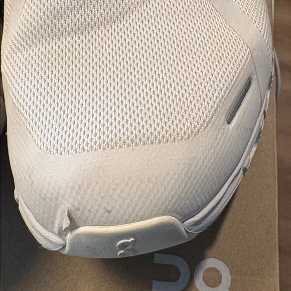 On Cloud White Running Sneakers - Picture 4 of 11